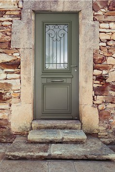 Exemple d'une porte d'entrée en Aluminium