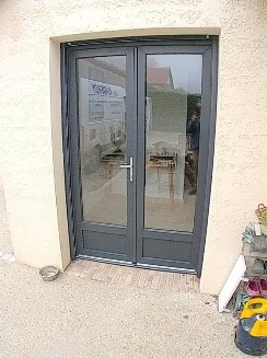 Pose d'une porte fenêtre en PVC