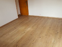 Pose d'un parquet flottant stratifié