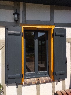 Pose de fenêtres PVC/ALU et de volets battants aluminium