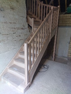 Pose d'une escalier en frêne 1/4 tournant