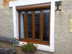 Pose de fenêtres en PVC chêne doré