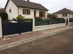 Pose d'un portail, d'un portillon et d'une clôture en aluminium