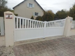 Pose d'un portail en aluminium 