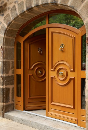 Les portes d'entrée en bois