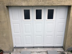 Pose d'une porte de garage en Aluminium blanc